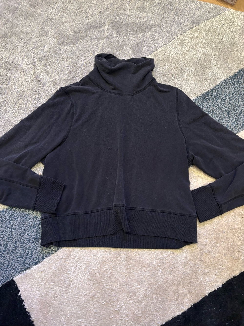 Athleta Turtle Neck Long Sleeve Pullover Sweatshirt Sweater Black Size M Petite